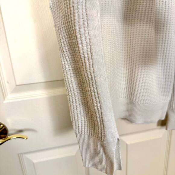 Leallo Newburyport Waffle Knit Crewneck Sweatshirt Size M Bone Cozy Pullover VGC - Picture 5 of 7